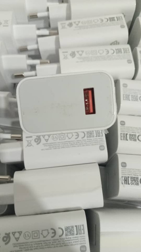 شارژر شیائومی 33 وات سرکارتنی دو پین اصل+کابل تایپسی هدیه و ۶ ماه گارانتی