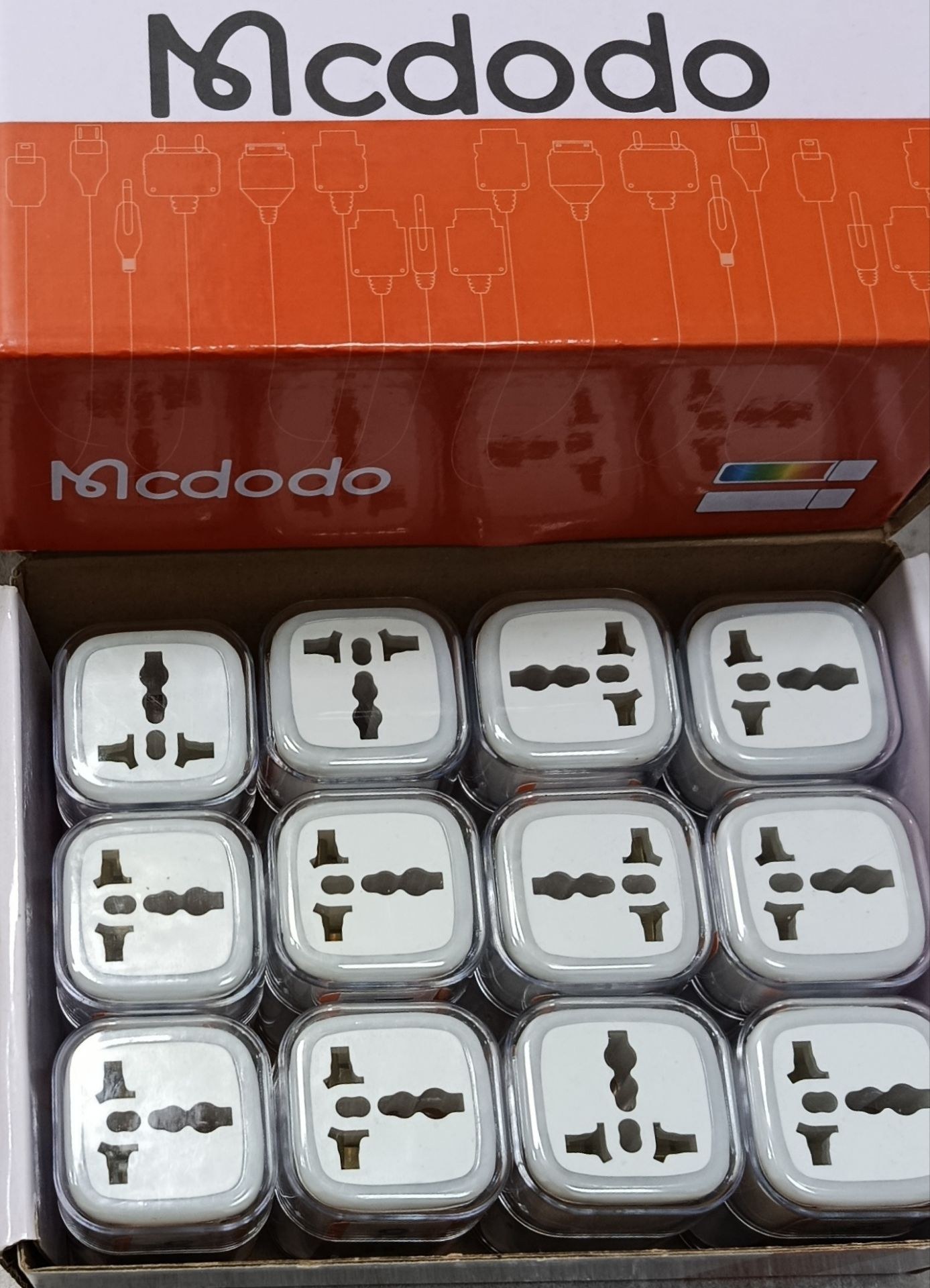 تبدیل 3 به 2 چراغ دار برند mcdodo