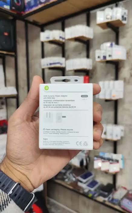 شارژر 40 وات اپل مناسب گوشی ایفون 17 پرو + تبدیل3 ب 2 چراغدار هدیه + 1 سال گارانتی
