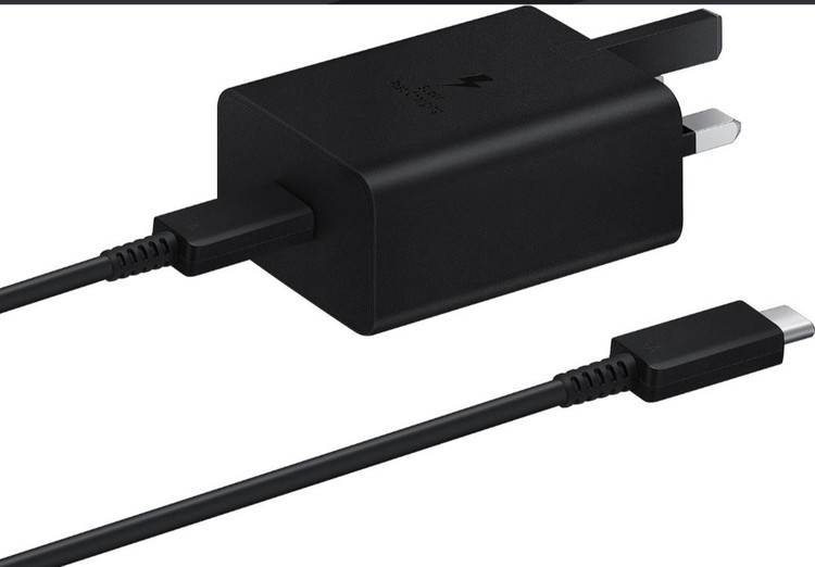 شارژر سامسونگ مدل EP-4511 ظرفیت ۴۵ وات سه پین + تبدیل 3 ب 2 چراغ دار هدیه